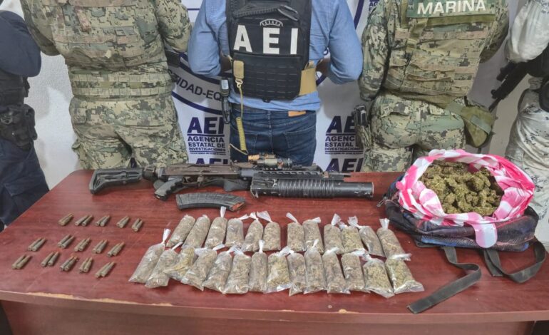  Aseguran lanza granadas, fusil tipo “cuerno de chivo” y paquete con droga en la Costa de Oaxaca