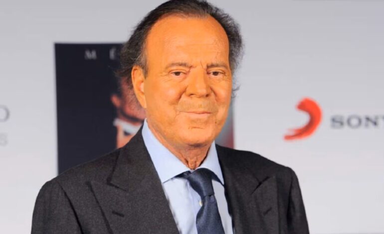 Julio Iglesias es acusado de agredir sexualmente a sus empleadas: “Me sentía como una esclava”