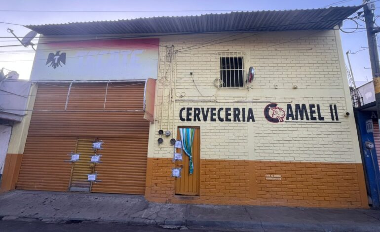 Catean bar utilizado como punto de venta de drogas en la Central de Abasto, aseguran dosis y detienen a dos