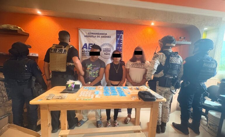  Catean punto de venta de cristal en Huautla de Jiménez, detienen a tres personas originarias de Veracruz y Campeche