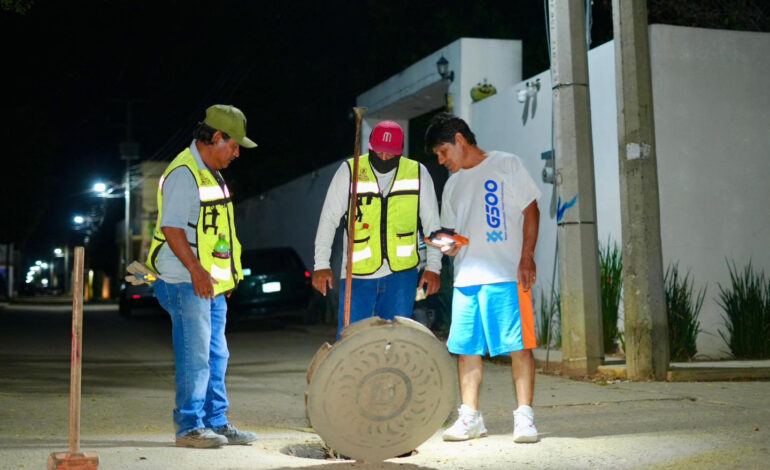 Refuerza Xoxocotlán desazolve y limpieza en la red de drenaje sanitario